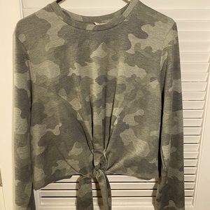 Camouflage Long Sleeve Sweater size 1x